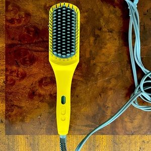 Drybar The Brush Crush Heated Straightening Brush